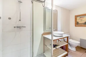 Holiday Home in the Heart of a Vineyard - Image 3