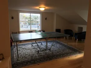 Gåafstand til butikker, restauranter og gangbro - Image 2