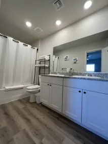 Beautiful New 4 Bedroom, 2 Bath River Getaway Home, close to Casinos - Image 4