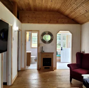 Quaint 2 bedroom water view cottage.  Near great golfing, beaches and breweries. - Image 2