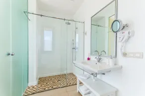 Villa de luxe pour 10 avec piscine, gym, climatisation et WLAN, à 150m de la mer - Image 3