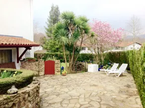  Urrugne, T2 apartment in quiet area, for 2 adults - Image 5