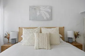 Chic 2-Bed Cabin-Style Home by Mooloolaba Beach - Image 3
