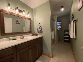 Cabin with a beautiful few at 4,700 feet in elevation - Image 3