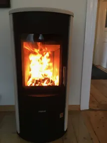 Con estilo y reformado apartamento de edad en una casa unifamiliar que aparece cerca de Elbradweg - Image 3