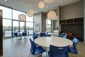 Luxury Condo- GO station, GYM, Pool, BBQs - Image 5