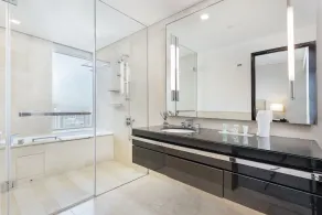 Modern 2BR in The Address Residences Dubai Marina by Deluxe Holiday Homes - Image 4