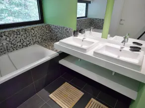 Jalhay Pondside Forest Home - Image 3