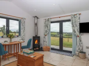 THE PENNYMOOR, romantic, with hot tub in Tiverton - Image 3