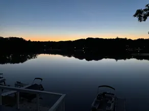 Lakefront Cottage- big enough for your family,  plus more! - Image 1