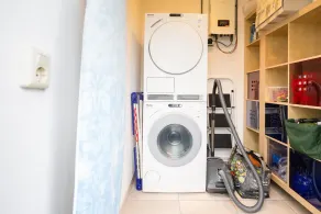 Uma casa de luxo para crianças com um novo terraço cobrindo - Image 4