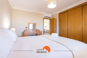 #130 Praia Village by Home Holidays - Image 3
