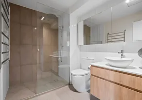 ReadySet Apartments at Southbank Condos - Image 4