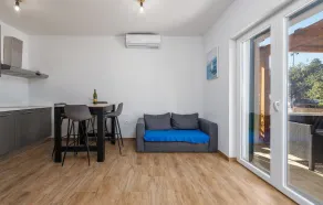 Gorgeous Apartment In Turanj With Wifi - Image 5