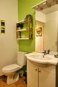 T2 ALIVU dans une villa au calme, avec piscine et grand jardin - Image 5