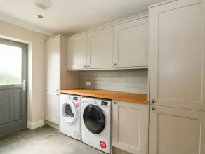 THE STABLES, pet friendly, character holiday cottage in Old Leake - Image 2
