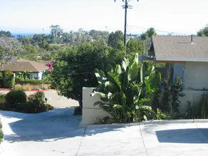 PRIVATE STUDIO WITH LARGE DECK, OCEAN & MOUNTAIN VIEWS. TWO MILE TO BEACH. - Image 4