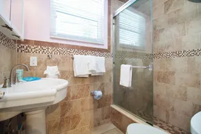 🌴 Tranquil Coastal Escape @ Clearwater Beach Suites | Steps to Sand • Heated Pool ➠ CBS 203 - Image 2