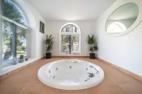 Front line Golf Course. 2 bedroom/bathroom apartment, private Jacuzzi area, - Image 3