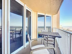 Oceania Beach Club - Image 5