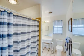 Act fast: April–June specials, private beach, updated pool, cozy A1A retreat - Image 2