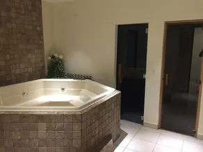 Lux 3/3.5 - 3000sft Condo Next to Trump Hotel - Image 4