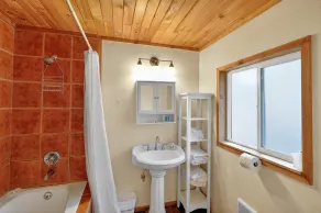 Rouge Cobb Mountain Hotel - Cabin 5 - Image 2