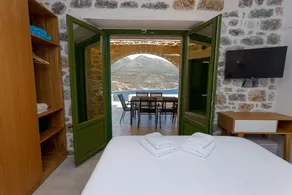 Villa ERMIS with shared pool in exposed position over the sea, Peloponnese - Image 3