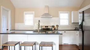 Downtown Charlottesville Carriage House - Image 5