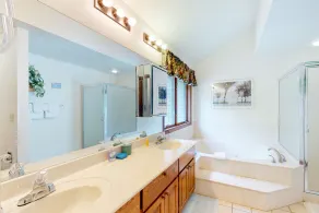 Dog-friendly townhome with mountain view, fireplace, patio, grill & W/D - Image 3