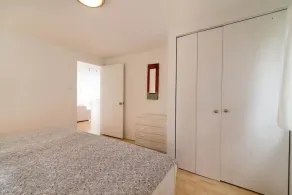 Lakefront génial: 2 br moderne, c / a, frplace, vue - Image 3