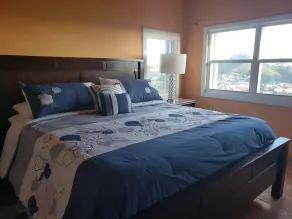 Little Indigo Spacious 2 Bedroom Apartment with Fabulous Ocean & Harbor View - Image 3