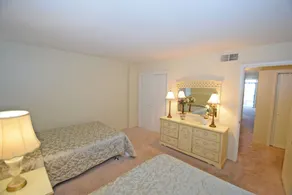 Urquell 702-Oceanfront 117. St, WIFI, Pool, Elev, W / D, AC - Image 3