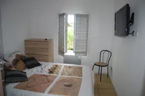 hyggelig lejlighed, lukket parkink gratis, wifi, air condition, 600 m fra Saint-Émilion - Image 5