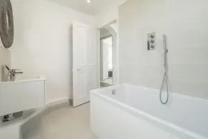 Brook House - Image 5