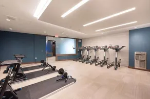Modern 2BR | Full Kitchen | Near Crystal City Shops | By GLS - Image 4