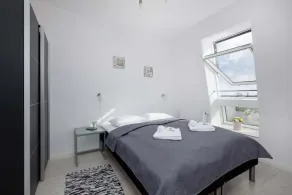 Modern Apartment | 2 Bedrooms | River and Harbour View - Image 4
