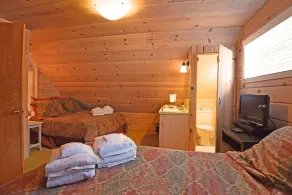 Woodland Chalet - 2 miles from Beach Access - Image 5