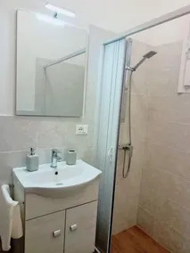 Spacious house in a quiet hamlet near the sea: 2bedrooms, 2bathrooms and garden - Image 5