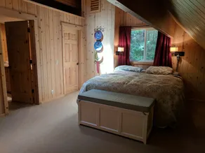 Spacious & Serene Chalet Near Mt. Rainer National Park - Hikers Dream - Image 5