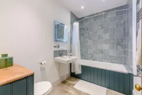 A stylish, dog friendly, single storey holiday cottage in the Cotswolds with stunning countryside vi - Image 4