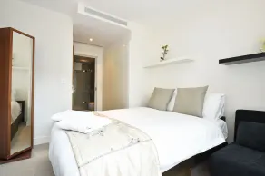 Still Life Vauxhall Two Bedroom Apartment - Image 5