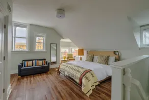 Premium Bilevel Heart Of Midtown King Bed - Image 5