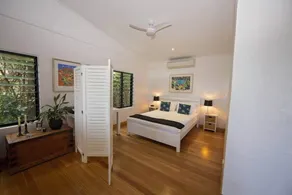 Gecko's Cottage - Absolute Beachfront - Image 3