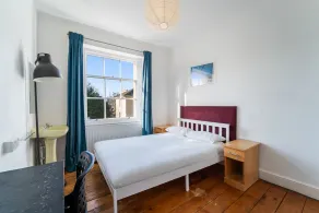 Kitchenette Double Room with Shared Bathroom - Image 5