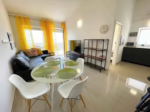 Holiday apartment with balcony and sea view - Image 5