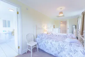 LITTLE MELROSE, romantic, with a garden in Collier Street - Image 4