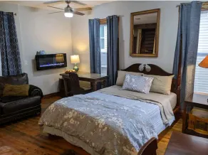 Studio Apartment Refurbished - Image 4