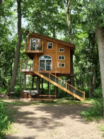 One of a kind Treehouse on the Genesee River - Image 4