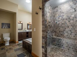 Stunning views, luxurious home, heated pool, hot tub, games - Image 3